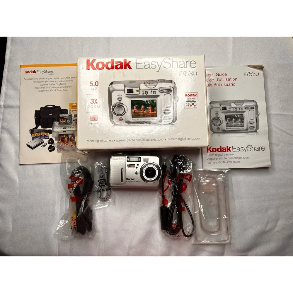 Kodak EasyShare CX7330 3.1MP 3x Optical Zoom Silver Digital Camera Box Untested